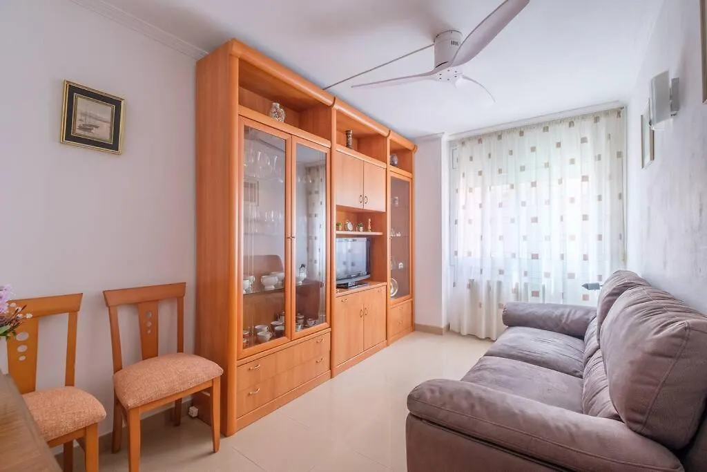 Apartamento En Complejo Residencial, Con Piscina. Salou Spain