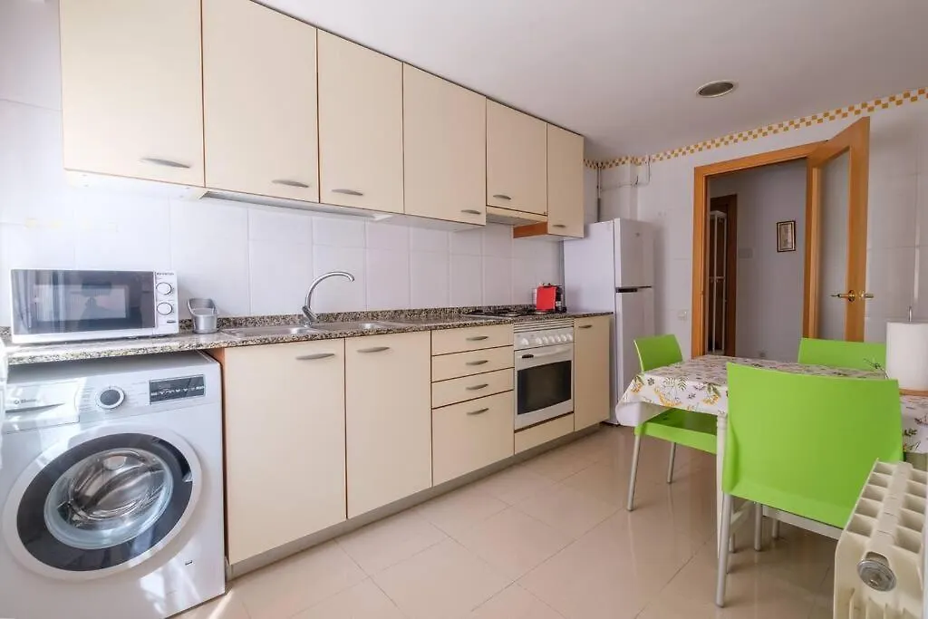 Apartamento En Complejo Residencial, Con Piscina. Salou Apartment